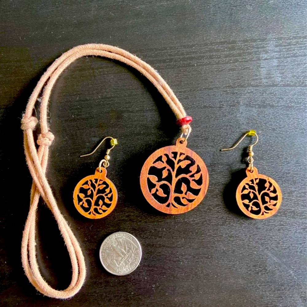 Wooden jewelry set
